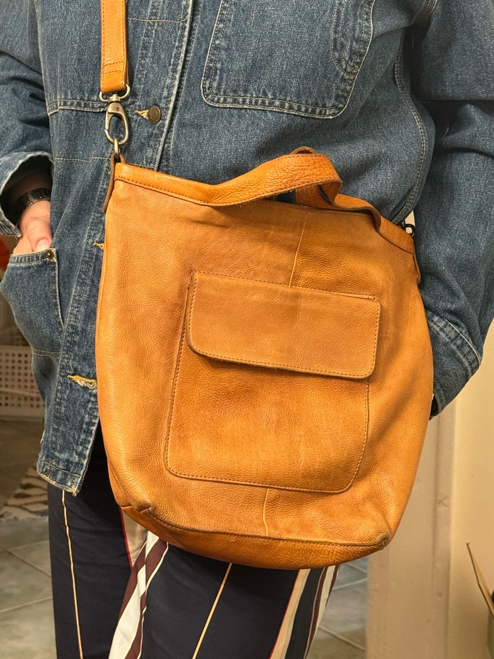 Latico Bianca Leather Crossbody Bag — Camel
Great condition! - Picture 5 of 6